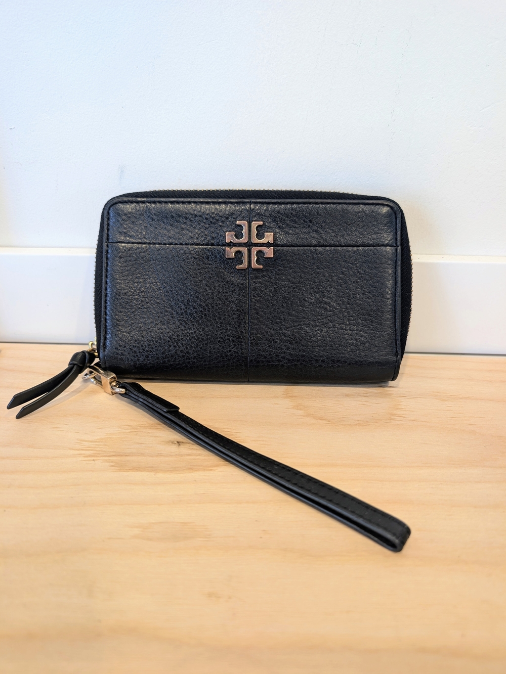 Tory Burch Black Leather Wristlet Wallet